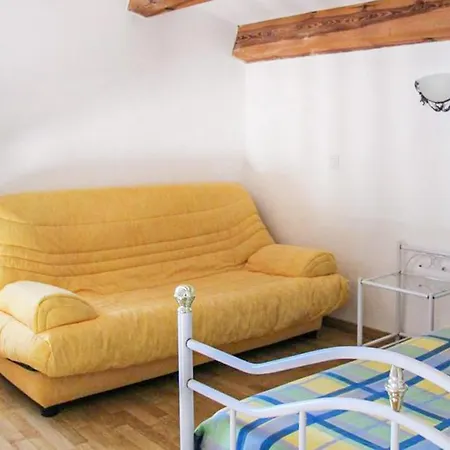 Stunning In W/ Outdoor Swimming Pool, Wifi And 2 Bedrooms